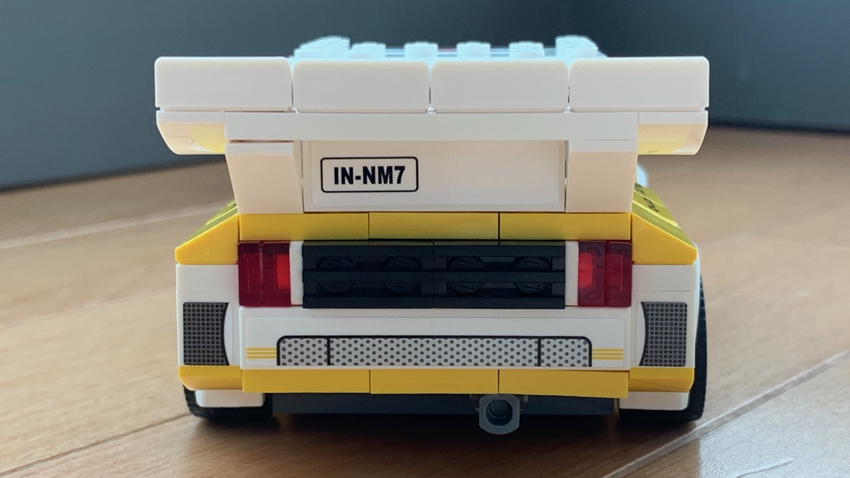 The rear of the Speed Champions Quattro shows the licence plate (IN-NM7) and use of stickers to create air intakes. There’s also a realistically mounted tailpipe and a huge rear wing to replicate this Group B classic.