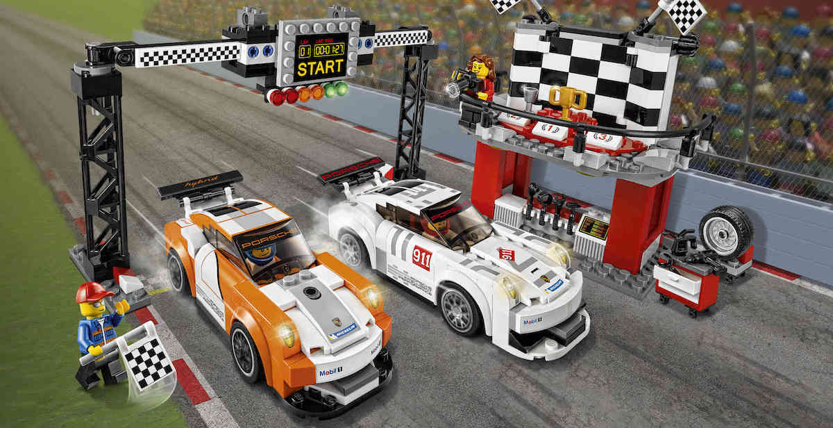 Porsche GT overload - the 911 GT3 R Hybrid (997) and 911 GT3 RSR (997) models in the early Finish Line set (75912). Image © LEGO Group