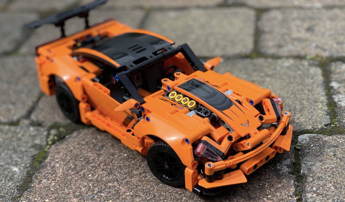 LEGO Technic Set 42093 - The Chevrolet Corvette ZR1