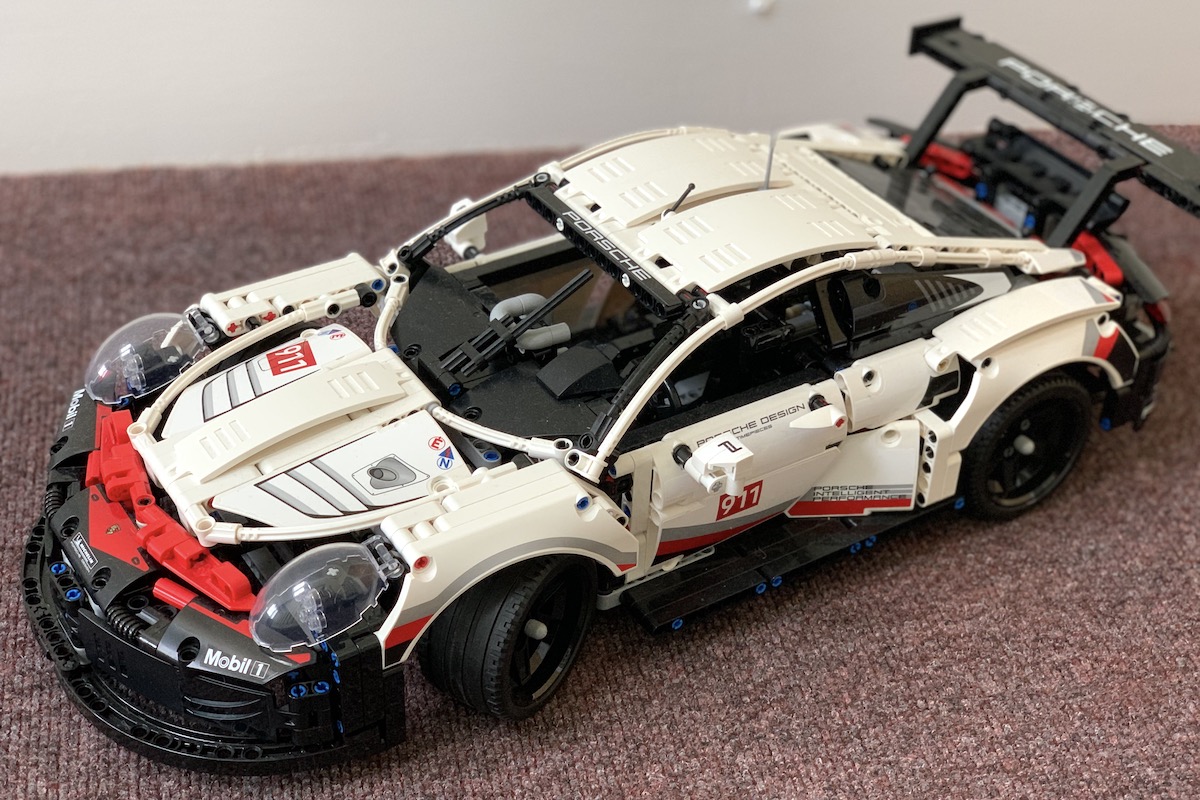 The combination of stickers and black/red/white components on the model does a great job of creating the livery. The black front detail is harder to appreciate in photos than in real life.